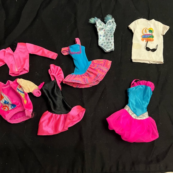 Vintage Barbie clothing lot - Picture 2 of 6